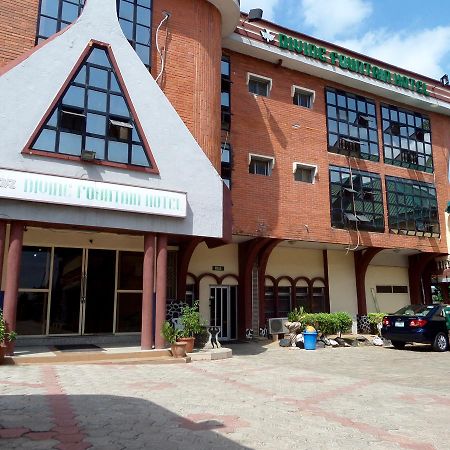 Divine Fountain Hotel Ajao Estate Лагос Екстериор снимка